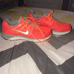 MINIMALLY USED NIKE’S